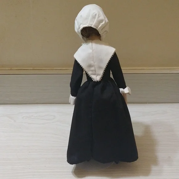 Vintage Franklin Heirloom Doll - Picture 4 of 4